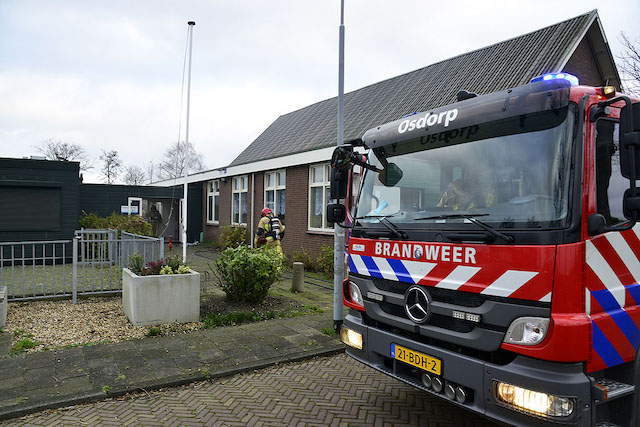 2020/224/20201214-14u53 GB 002 Brand gebouw Schipholweg Lijnden.jpg